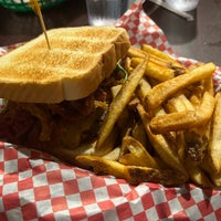 Photo taken at Carytown Burgers &amp;amp; Fries by Frazzy 626 on 8/9/2022