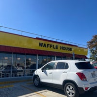 Photo taken at Waffle House by Frazzy 626 on 10/11/2023