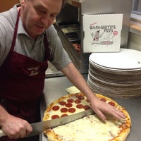 Снимок сделан в Wa-Pa-Ghetti&amp;#39;s Pizza пользователем Tommy S. 10/4/2013
