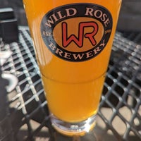 รูปภาพถ่ายที่ Wild Rose Brewery โดย Seamus M. เมื่อ 9/17/2022