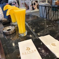 Foto scattata a Balkon Cafe &amp;amp; Restaurant da Ozt il 11/19/2022