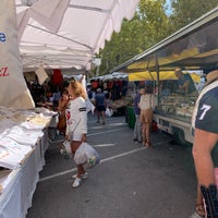 Marché de Saint Tropez - Flea Market in Saint-Tropez