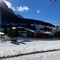 รูปภาพถ่ายที่ Alpenroyal Grand Hotel โดย Mrs. G. เมื่อ 2/5/2022