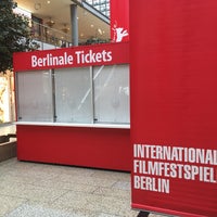 Photo taken at Berlinale Ticket Counter by ιηɠσ on 2/20/2017