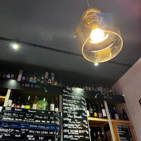 Photo prise au OAK Wine and Craft Beer par Fidan O. le5/20/2023