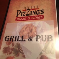 10/12/2013にJessica C.がPizZing&amp;#39;s Pizza &amp;amp; Wings - Marshfieldで撮った写真