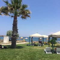 Photo taken at Çapraz Resort Otel by Aysen O. on 6/28/2017