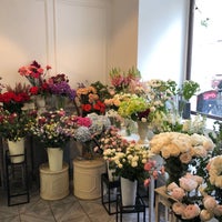 Photo taken at Cool Flowers by Teui Z. on 6/4/2018