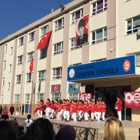 Photo taken at Canaydın İlkokulu by Selincihan B. on 10/29/2018