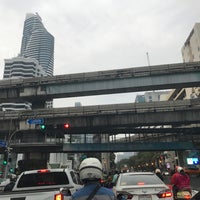 Photo taken at Ratchaprasong Intersection by oiampno on 2/16/2023