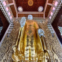 Photo taken at Dhammikarama Burmese Buddhist Temple (缅佛寺) by Yogan R. on 5/14/2023