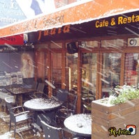 รูปภาพถ่ายที่ Fuala Cafe &amp;amp; Restaurant FULYA โดย Rüya เมื่อ 2/17/2015
