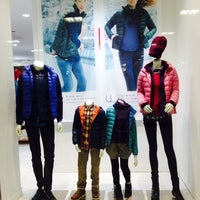 Photo taken at UNIQLO by Duangdao A. on 10/19/2013