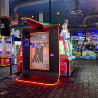 Photo taken at Dave &amp;amp; Buster&amp;#39;s by 𝕋𝕖𝕟 ♥ on 4/14/2022