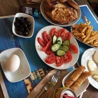 Photo taken at Rıhtım Cafe by Dilek D. on 9/16/2017