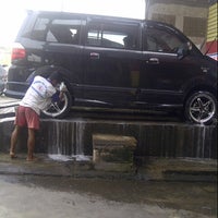 Photo taken at King Kong 83 Car Wash by Anderson p. on 10/6/2013