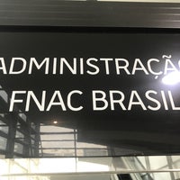 Das Foto wurde bei Fnac Brasil von Márcio Taddoni V. am 8/16/2017 aufgenommen