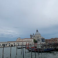 Photo taken at Hotel Monaco &amp;amp; Grand Canal by IМ on 7/29/2022