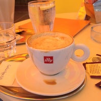 Photo taken at Illy mit Icecream by Perihan A. on 7/24/2014