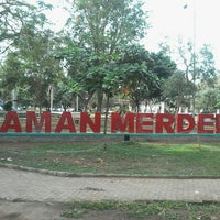 Review Alun-Alun Kota Metro