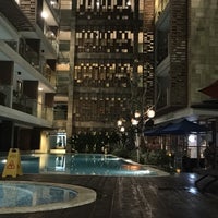 Foto tirada no(a) Harper Kuta Hotel por Kylie B. em 6/12/2018