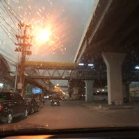 Photo taken at แยกพุทธมณฑลสาย 4 (Phutthamonthon Sai 4 Intersection) by Amzii O. on 4/27/2018