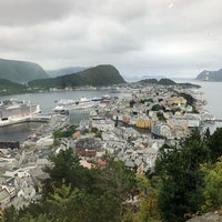 Photo taken at Fjellstua by Rò on 8/13/2019