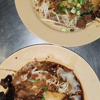 Porn Chai: พรชัย ก๋วยเตี๋ยวหลอด - ร้านก๋วยเตี๋ยว ใน Bangkok