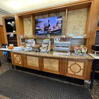 Photo taken at American Airlines Admirals Club by Andy on 3/5/2023