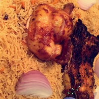 Photo taken at مطعم الحمراء البخاري by Mo 🔨 ♌️ on 8/17/2016