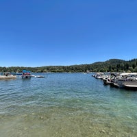 Photo taken at Jetties Waterfront Kitchen + Drink by Lauren N. on 5/29/2022