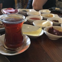 รูปภาพถ่ายที่ Doci Boşnak Mutfak Restaurant &amp;amp; Cafe โดย Gulsum S. เมื่อ 4/9/2016