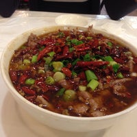 Das Foto wurde bei Hot Spicy Spicy Chinese Restaurant 麻辣烫川菜馆 von Jason am 7/22/2013 aufgenommen