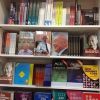 Photo taken at Popular Bookstore by Taufik R. on 11/29/2012