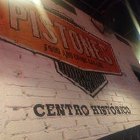 11/29/2018 tarihinde Alberto V.ziyaretçi tarafından Pistones Food and Drink Garage'de çekilen fotoğraf