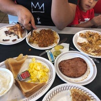 Photo taken at Waffle House by Yessenia J. on 4/14/2018