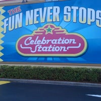 รูปภาพถ่ายที่ Celebration Station โดย LaMont&amp;#39;e B. เมื่อ 8/12/2012