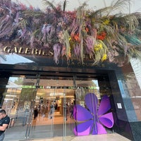 Foto tirada no(a) Cafétéria Galeries Lafayette por Donatas M. em 5/22/2022