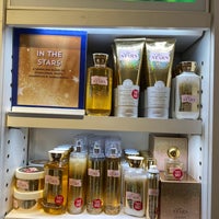 Photo taken at Bath &amp; Body Works by mook m. on 7/17/2020
