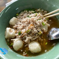 Photo taken at Nai Ngieb Fish Ball Noodle by mook m. on 5/29/2022