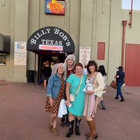 Photo taken at Billy Bob&amp;#39;s Texas by Debbie C. on 9/18/2022