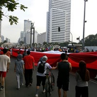 Photo taken at Thamrin Sunday car free zone by roy r. on 9/22/2013