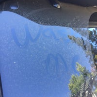 8/13/2017 tarihinde Karen T.ziyaretçi tarafından 2nd Street Brushless Car Wash'de çekilen fotoğraf