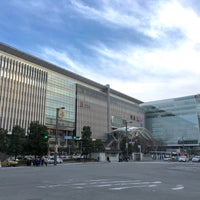 รูปภาพถ่ายที่ JR Hakata Station โดย まぐ เมื่อ 2/11/2016