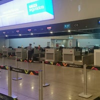 Photo taken at Check-in Avianca by Gustavo H. on 2/4/2017
