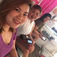 Foto tirada no(a) Pretty Tipsy Nail &amp;amp; Waxing Salon por Kuling C. em 1/30/2018