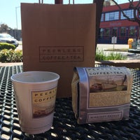 4/18/2015에 ᴡ G.님이 Peerless Coffee &amp;amp; Tea에서 찍은 사진