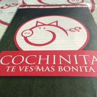 Das Foto wurde bei Cochinita Te Ves Más Bonita von Tann V. am 11/27/2015 aufgenommen