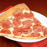 Foto tirada no(a) Pizza Hut por António N. em 5/21/2017