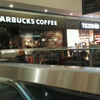 รูปภาพถ่ายที่ Starbucks โดย António N. เมื่อ 1/2/2017